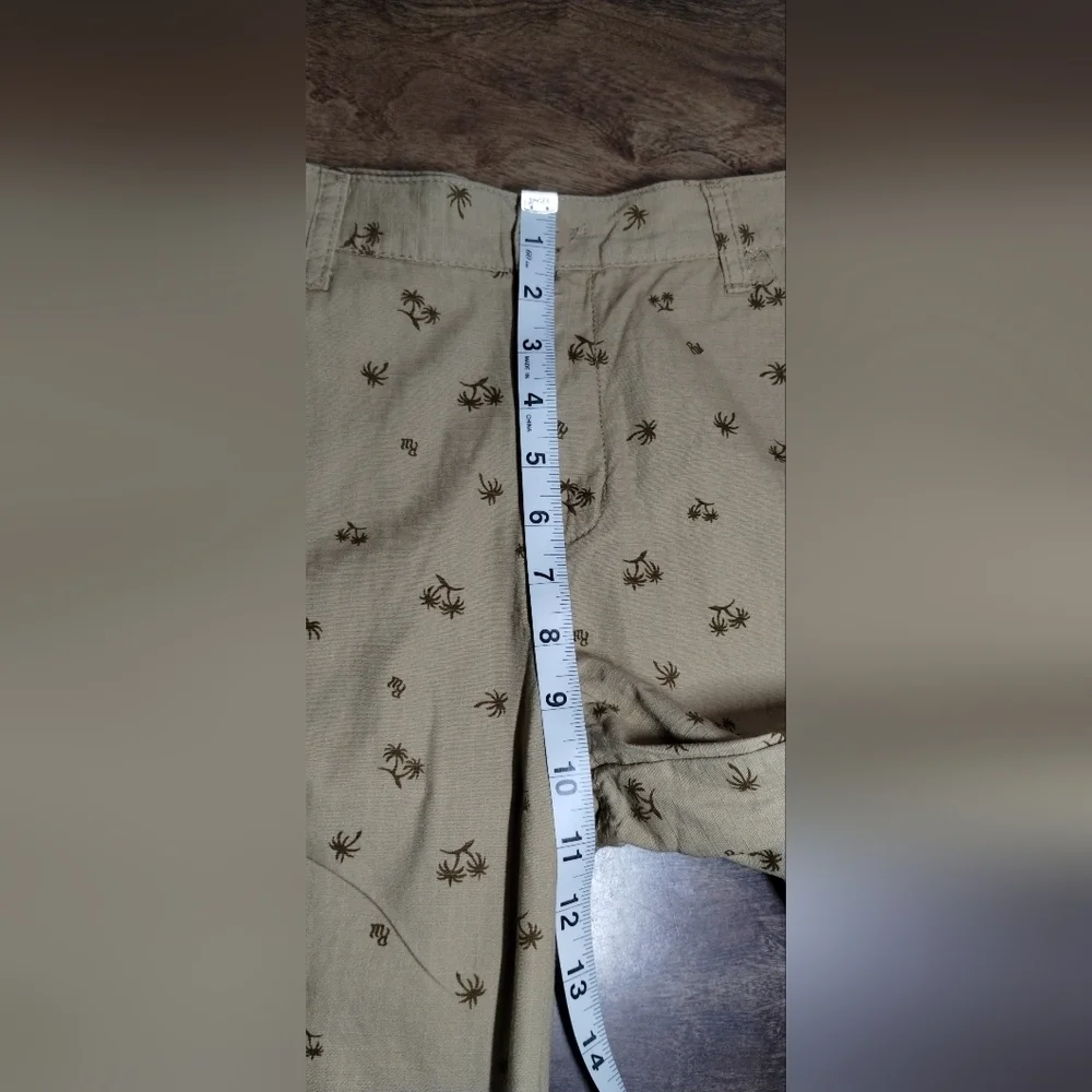 Rocawear Tan Patterned Cargo Shorts 14/29